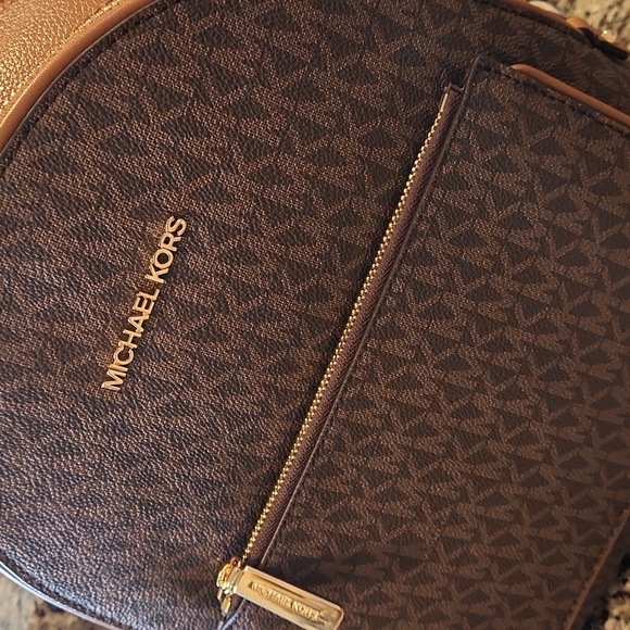 MK medium backpack - Picture 4 of 7